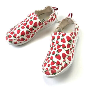 VIONIC Beach red white strawberry Malibu canvas sneaker loafer Size 6